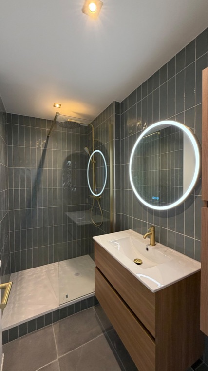 Douche à l'italienne, faïence verte