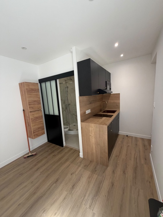 Studio : kitchenette et verrière