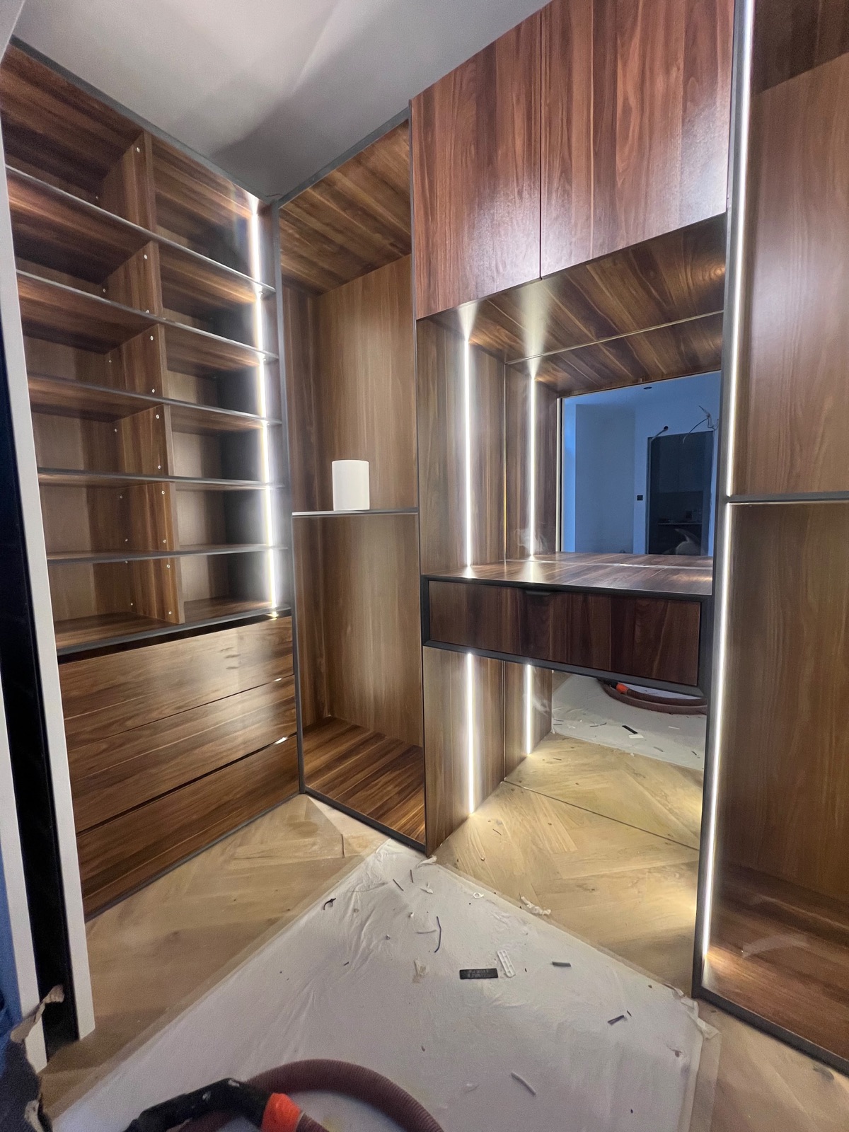 Dressing en noyer éclairé